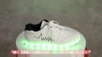 鬼步鞋的视频,跟随视频领略舞步风采